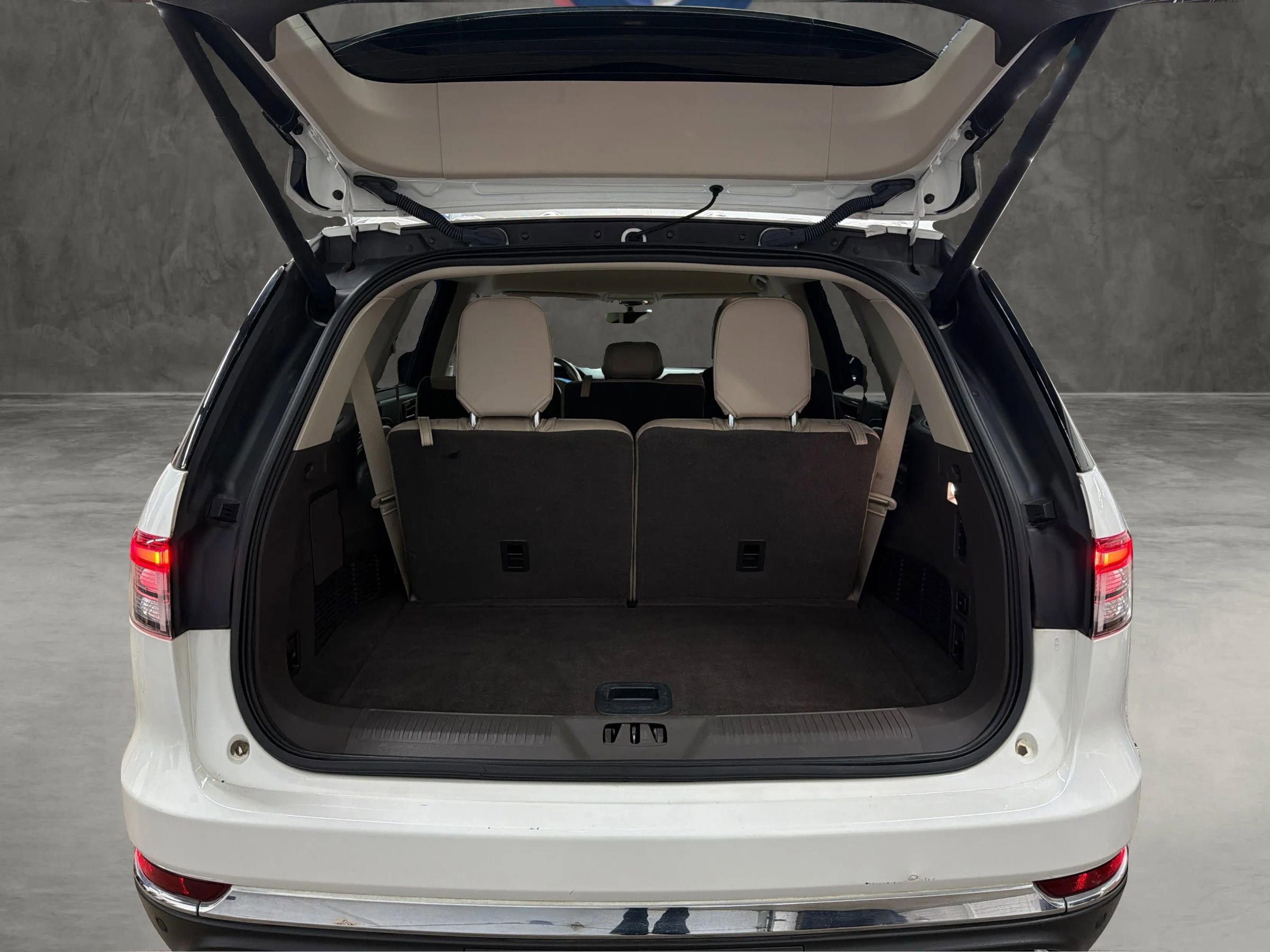 Used 2021 Lincoln Aviator AWD w/ Elements Package image 12