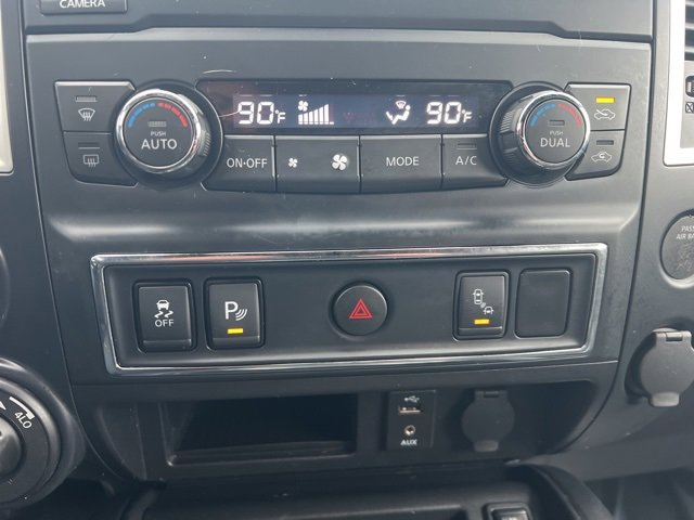 Used 2018 Nissan Titan SL w/ Midnight Edition image 34