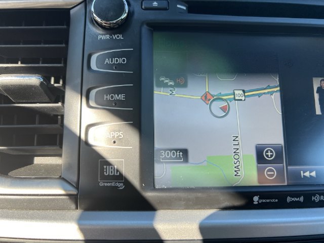 Used 2018 Toyota Highlander Limited AWD/4WD image 16