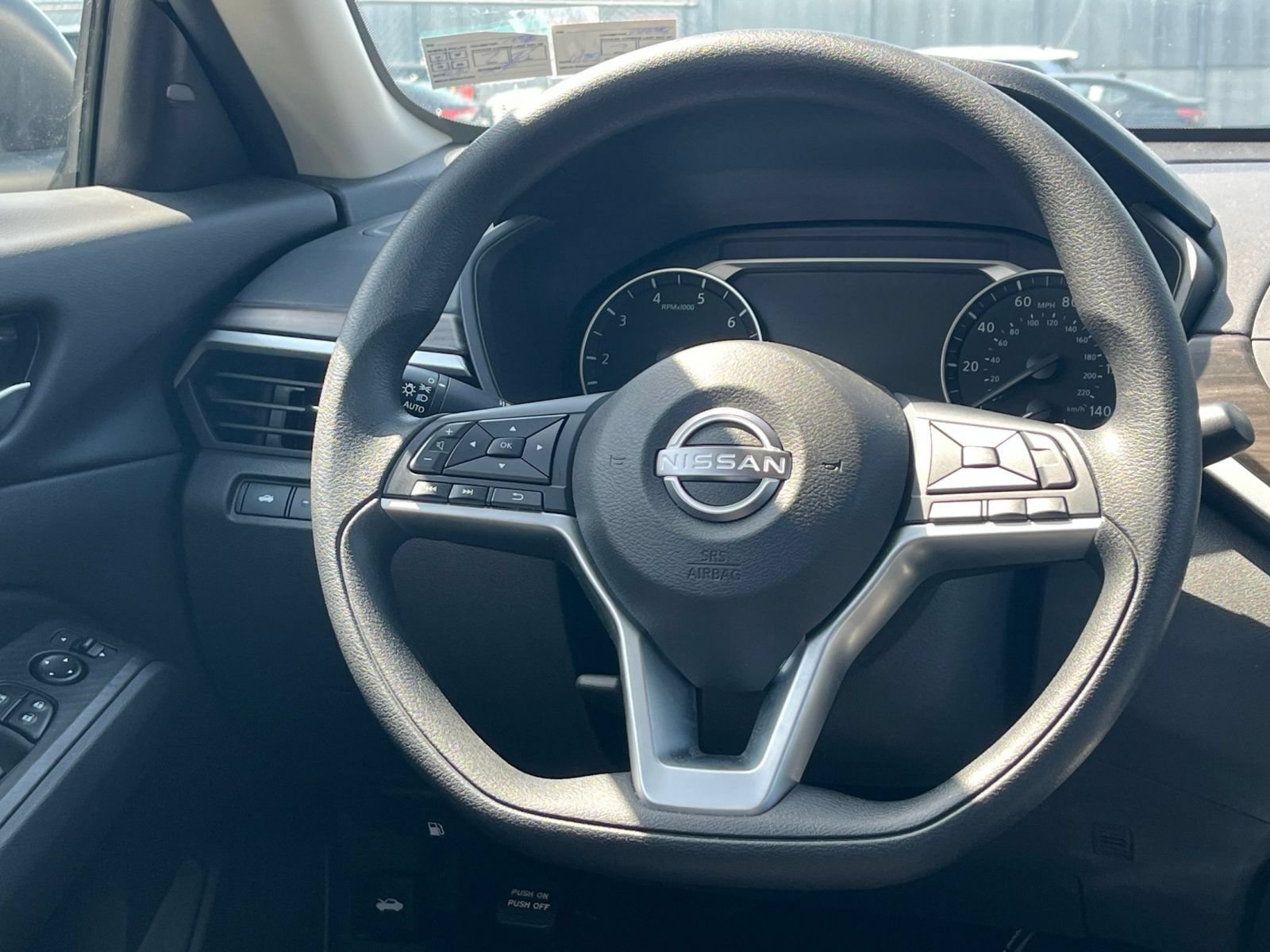 Used 2025 Nissan Altima 2.5 SV FWD image 29
