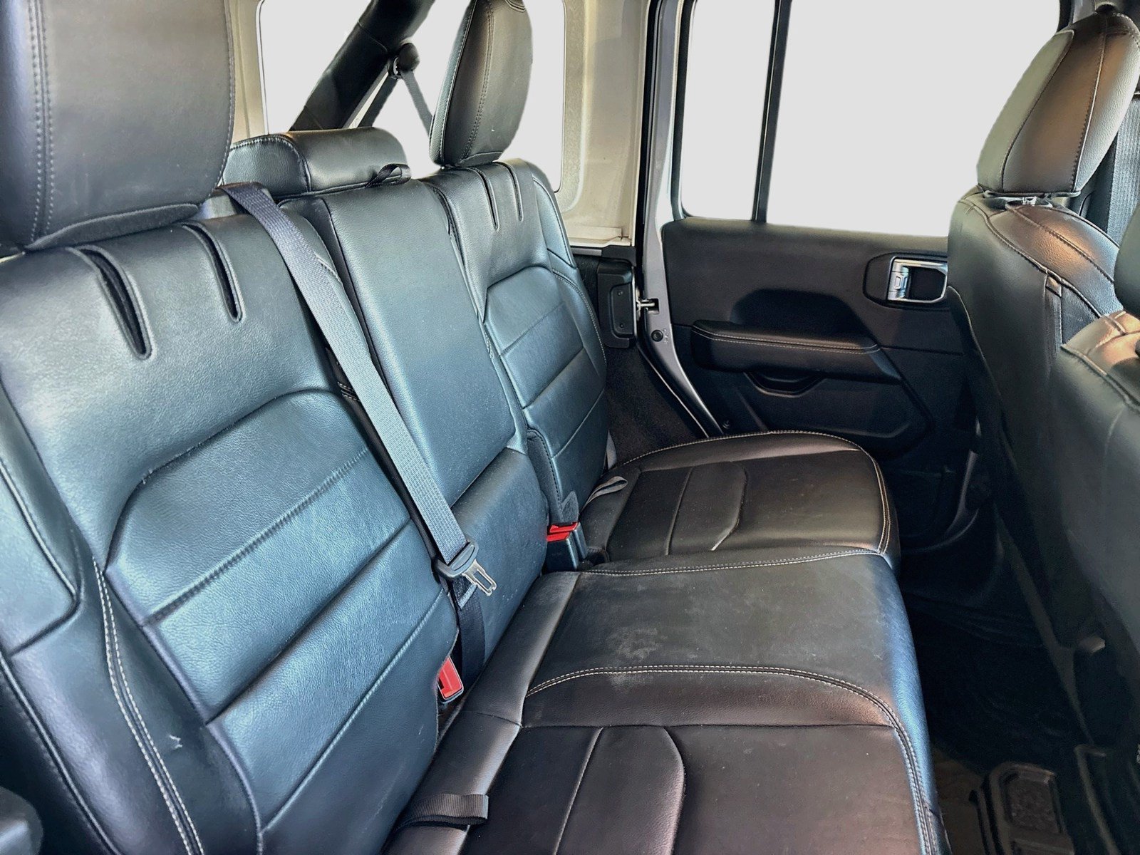 Used 2021 Jeep Wrangler Unlimited Sahara w/ Cold Weather Group AWD/4WD image 19