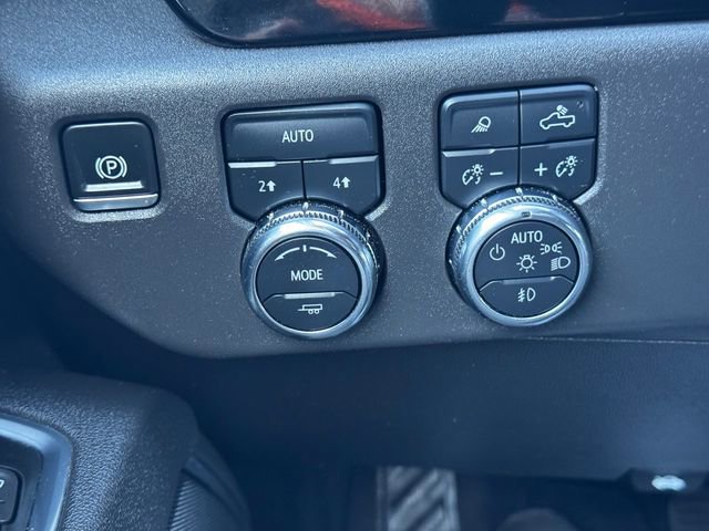 Used 2025 GMC Sierra 1500 SLT image 24