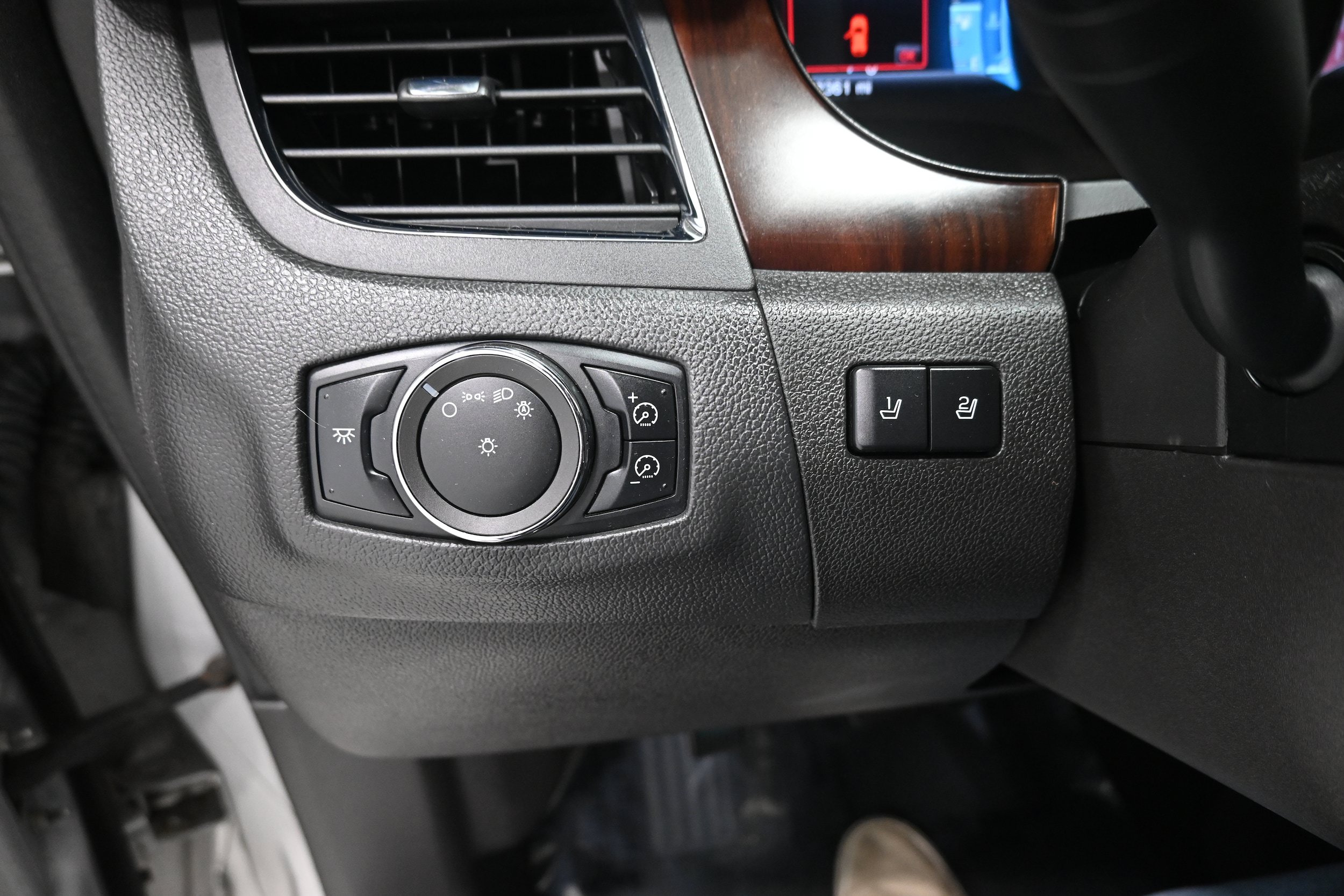 Used 2013 Ford Edge Limited FWD image 6