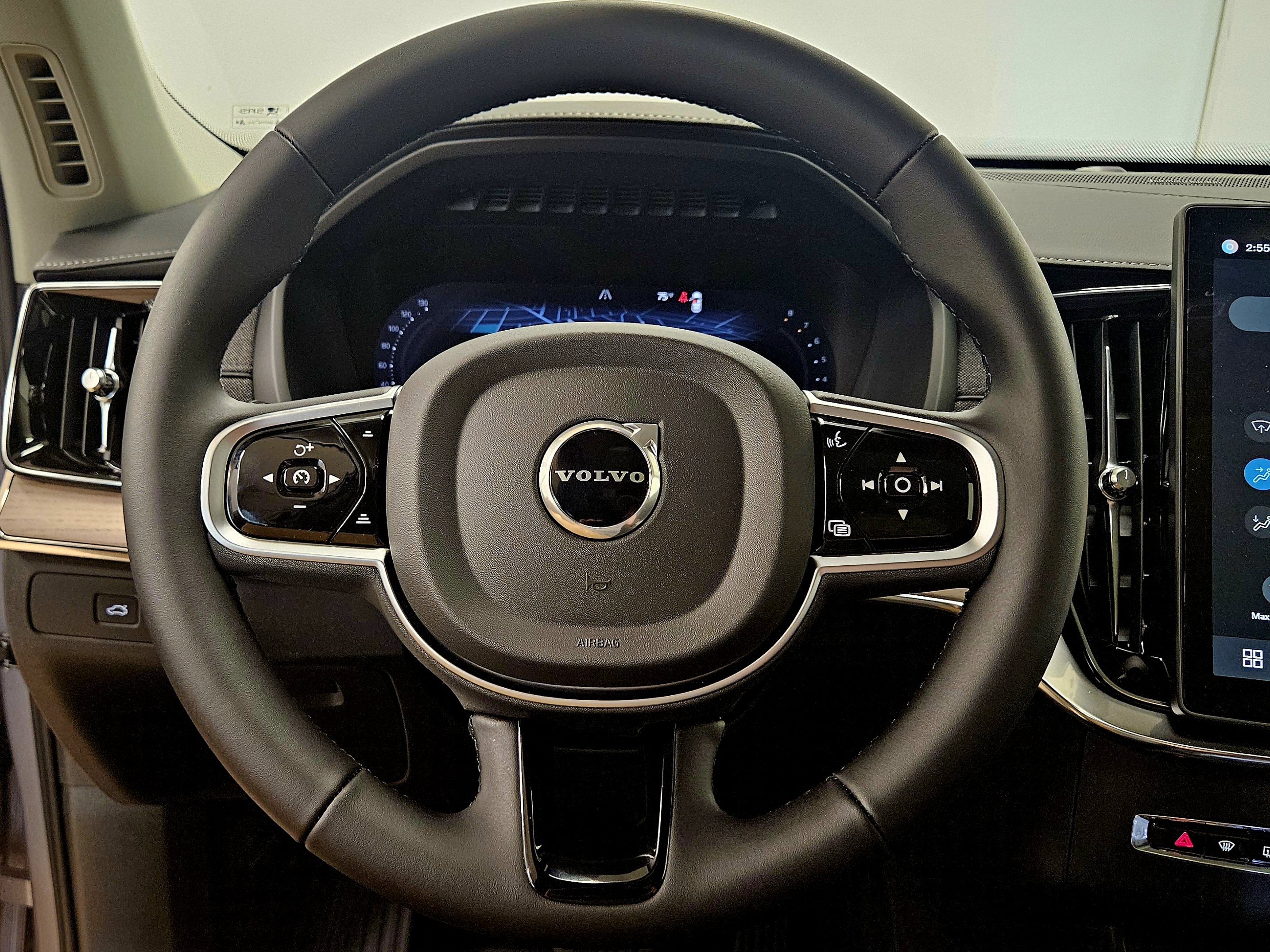 New 2026 Volvo XC90 B5 Plus w/ Protection Package AWD/4WD image 42