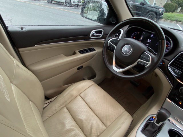 Used 2019 Jeep Grand Cherokee Overland AWD/4WD image 26