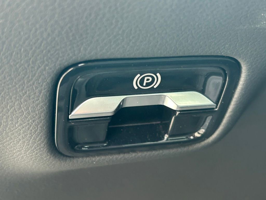 Used 2024 Mercedes-Benz E 350 4MATIC Sedan image 29