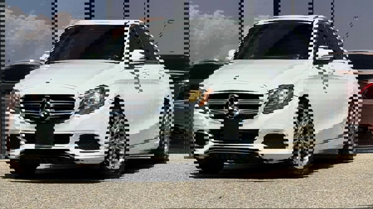 Used 2018 Mercedes-Benz C 300 Sedan w/ Premium Package image 3