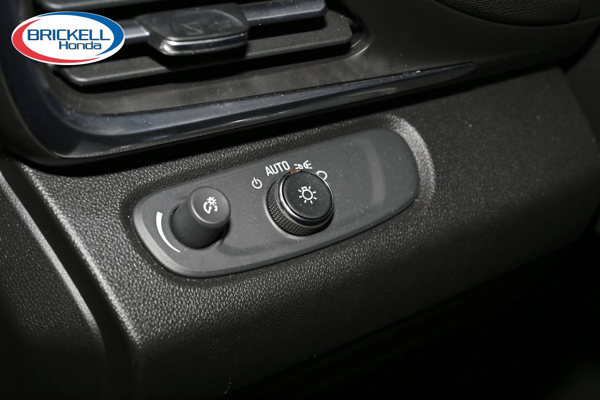 Used 2024 Buick Envista Sport Touring FWD image 26