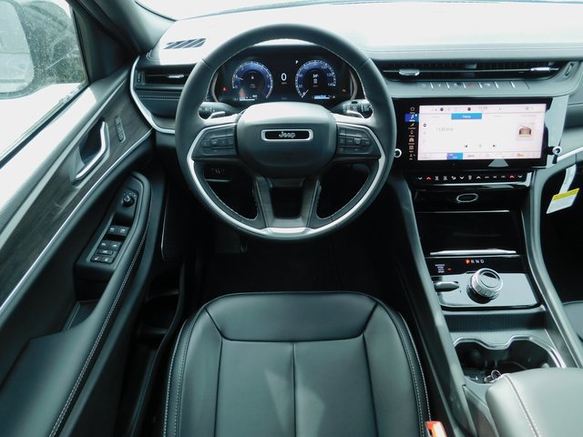 New 2026 Jeep Grand Cherokee Limited w/ Limited Altitude Package AWD/4WD image 6