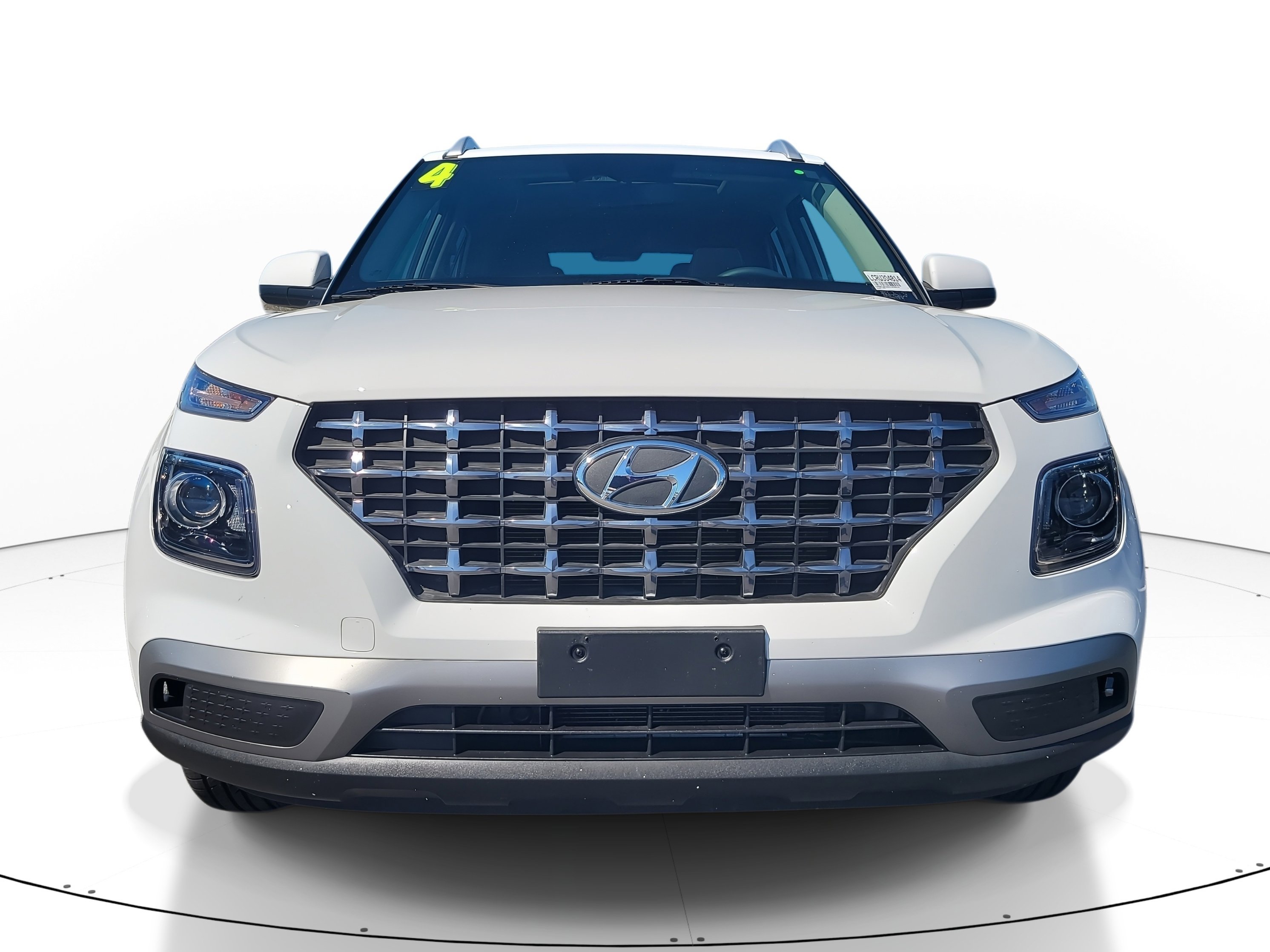 Used 2024 Hyundai Venue SEL image 2