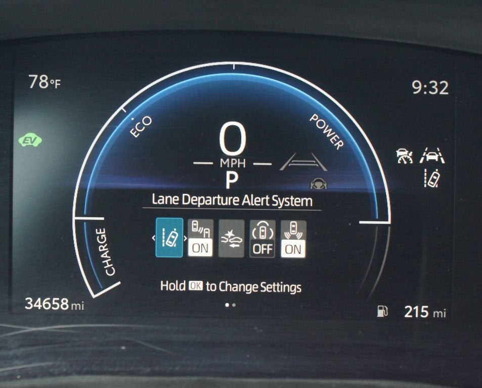 Used 2025 Toyota Camry LE FWD image 4
