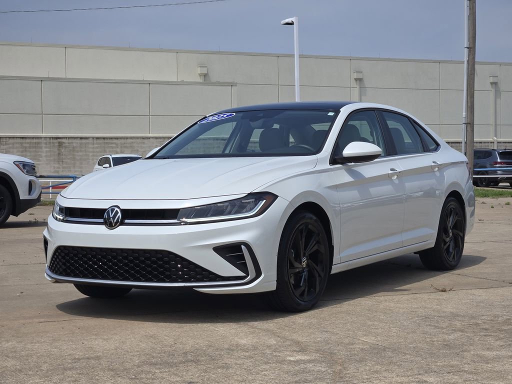Used 2025 Volkswagen Jetta SE FWD image 3