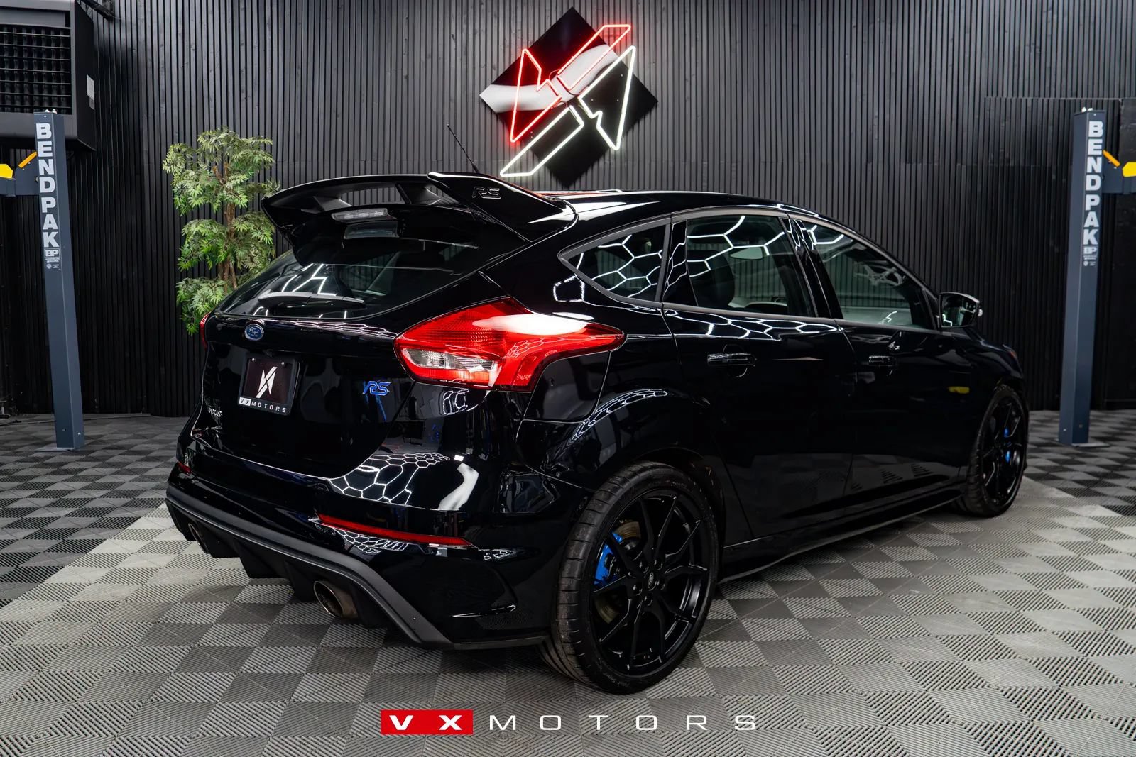 Used 2017 Ford Focus RS AWD/4WD image 2