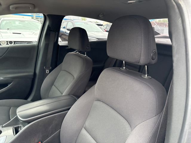 Used 2017 Chevrolet Malibu LT FWD image 9