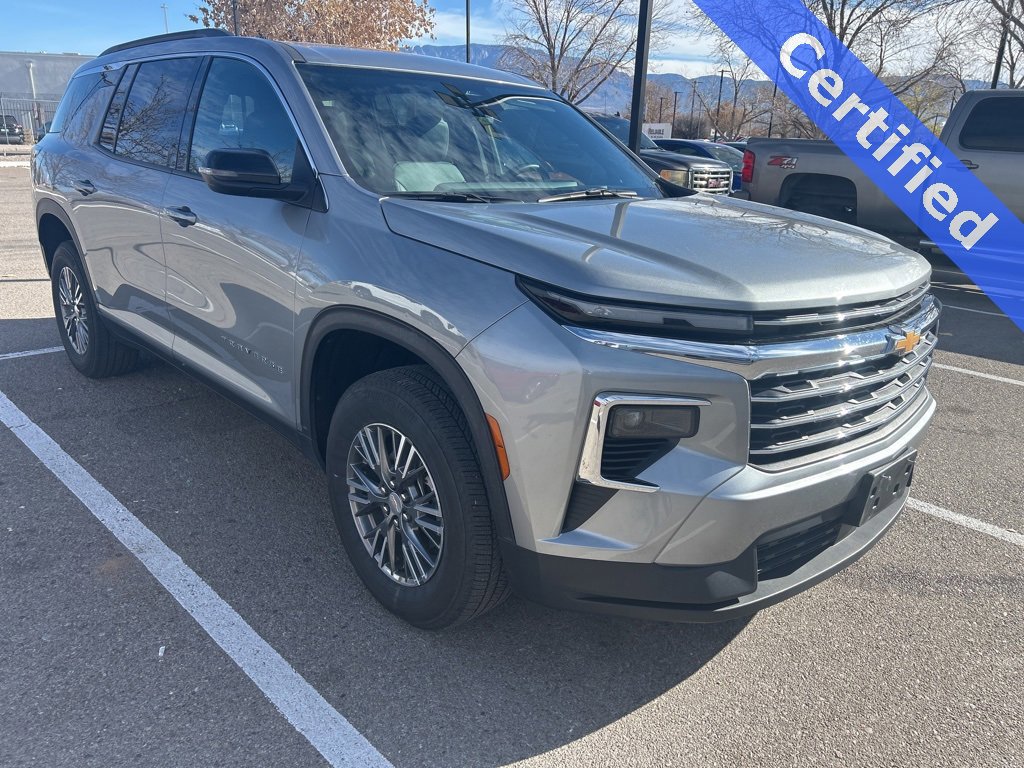 Certified 2025 Chevrolet Traverse LT image 3