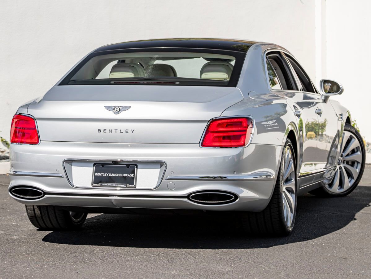 Used 2026 Bentley Flying Spur Plug-In Hybrid AWD/4WD image 11