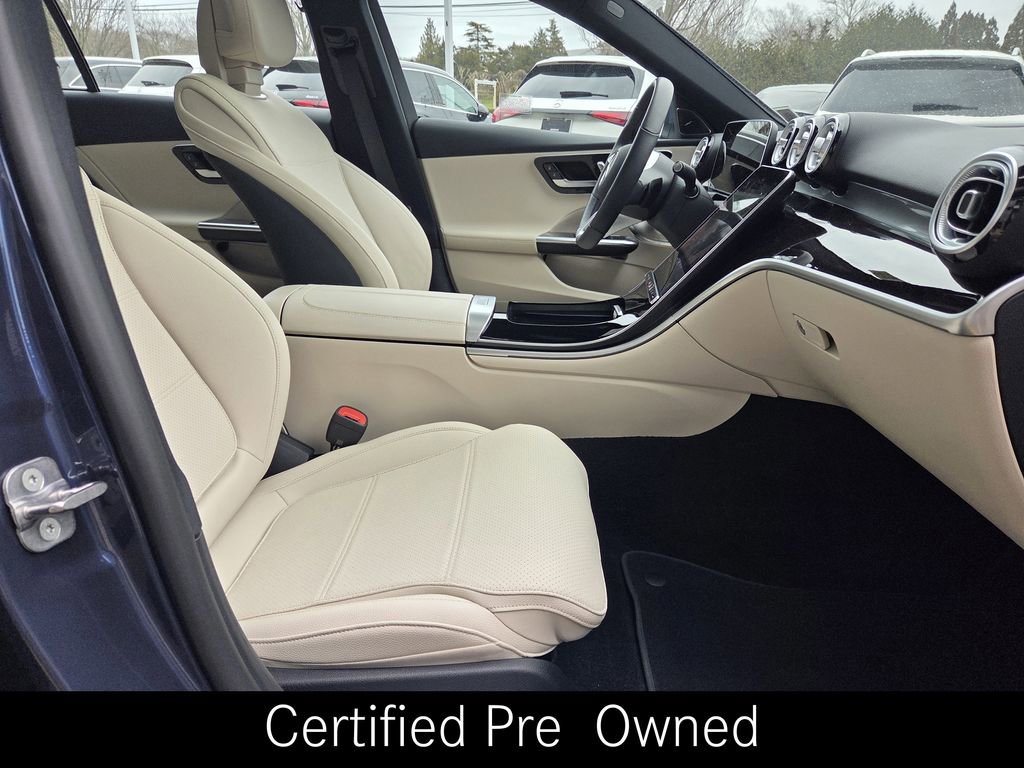 Used 2025 Mercedes-Benz C 300 4MATIC Sedan image 32