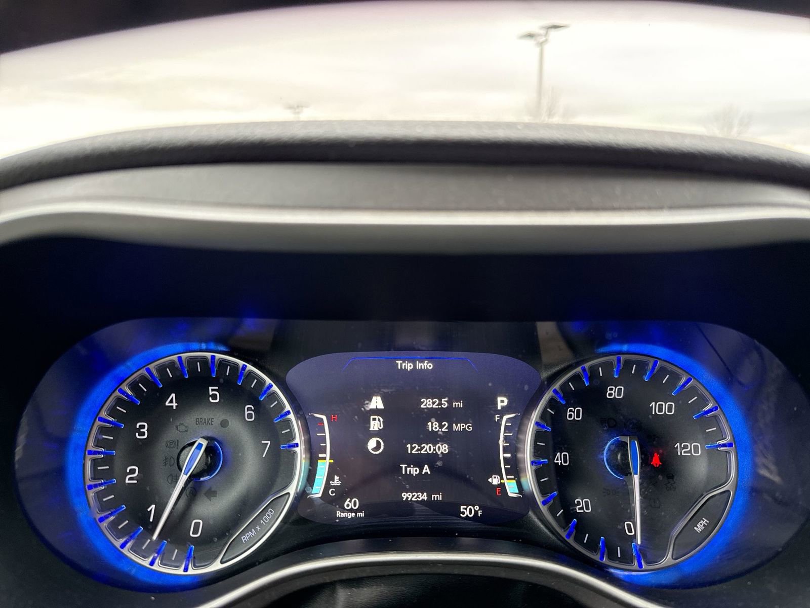 Used 2022 Chrysler Pacifica Touring-L image 12