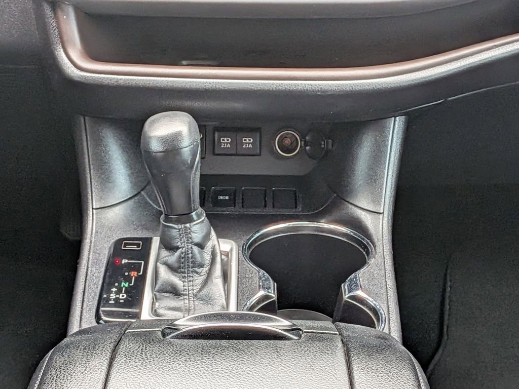 Used 2017 Toyota Highlander LE image 19