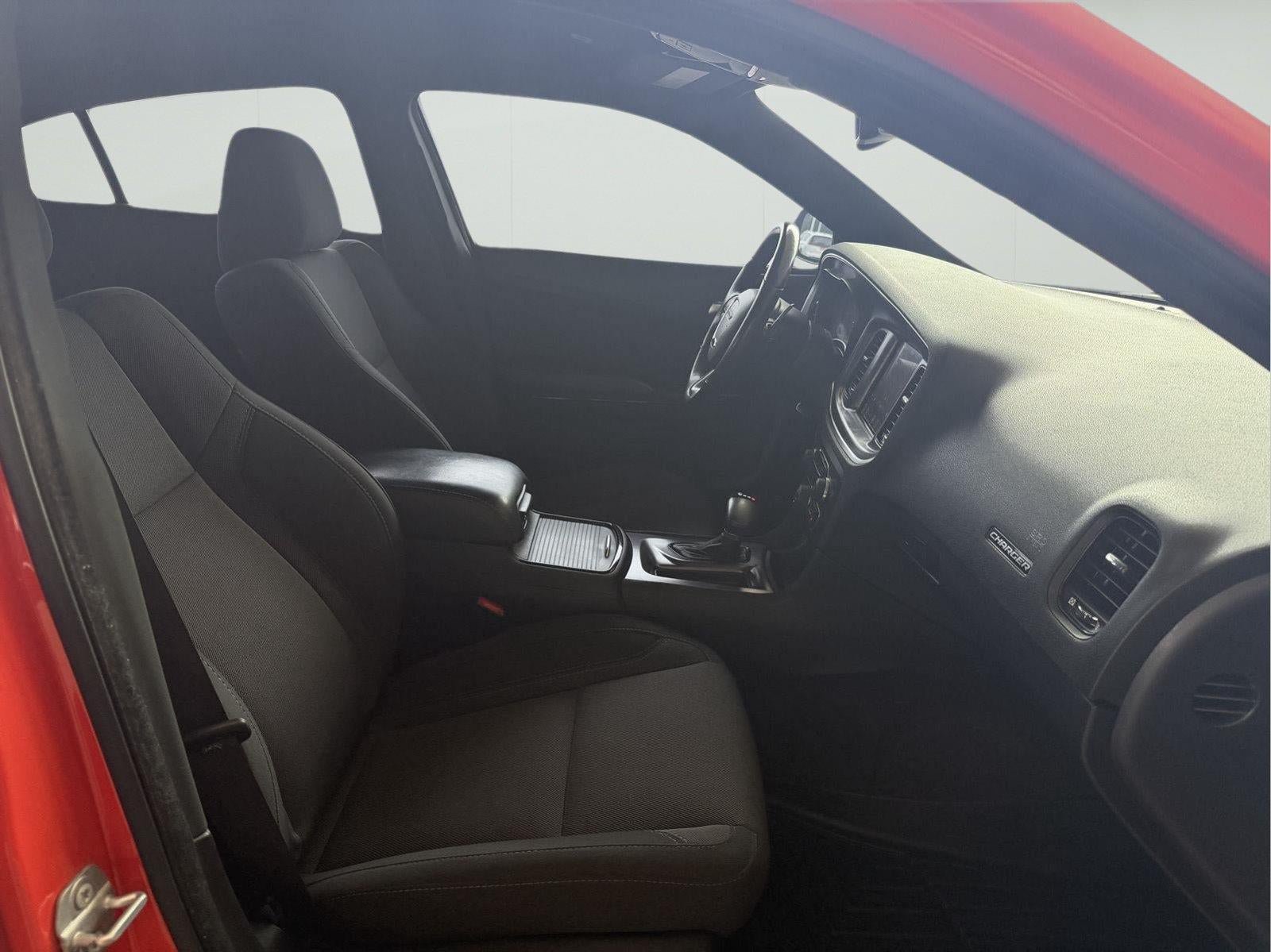 Used 2017 Dodge Charger R/T w/ Navigation & Travel Group RWD image 19