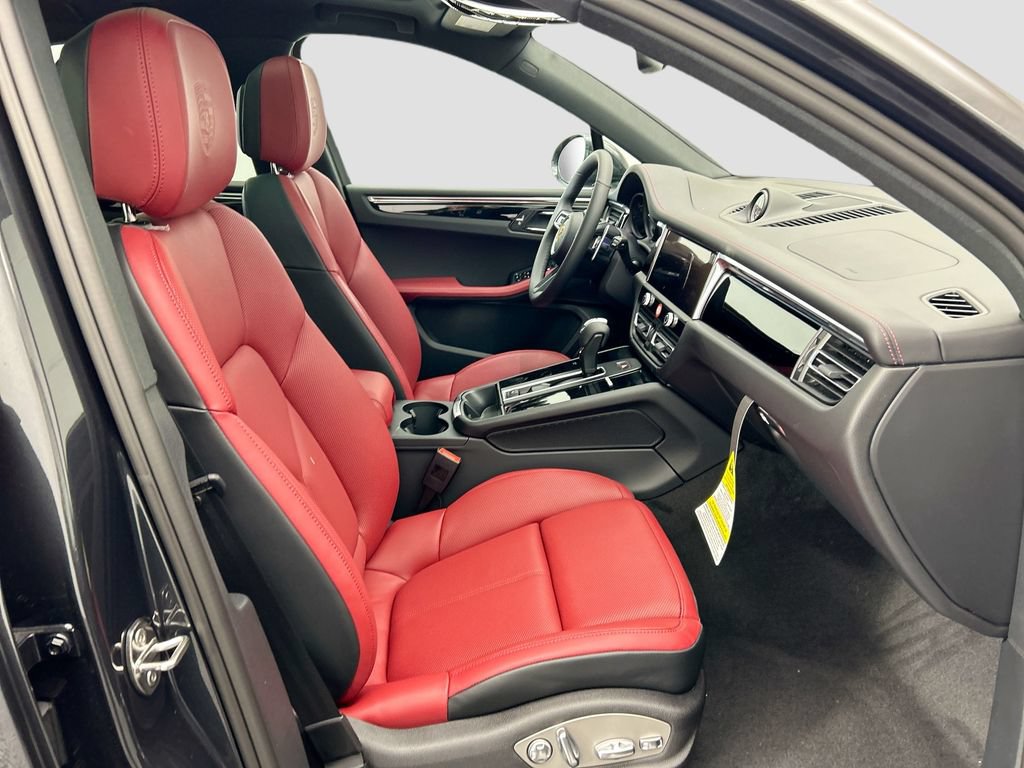 Used 2026 Porsche Macan AWD/4WD image 22