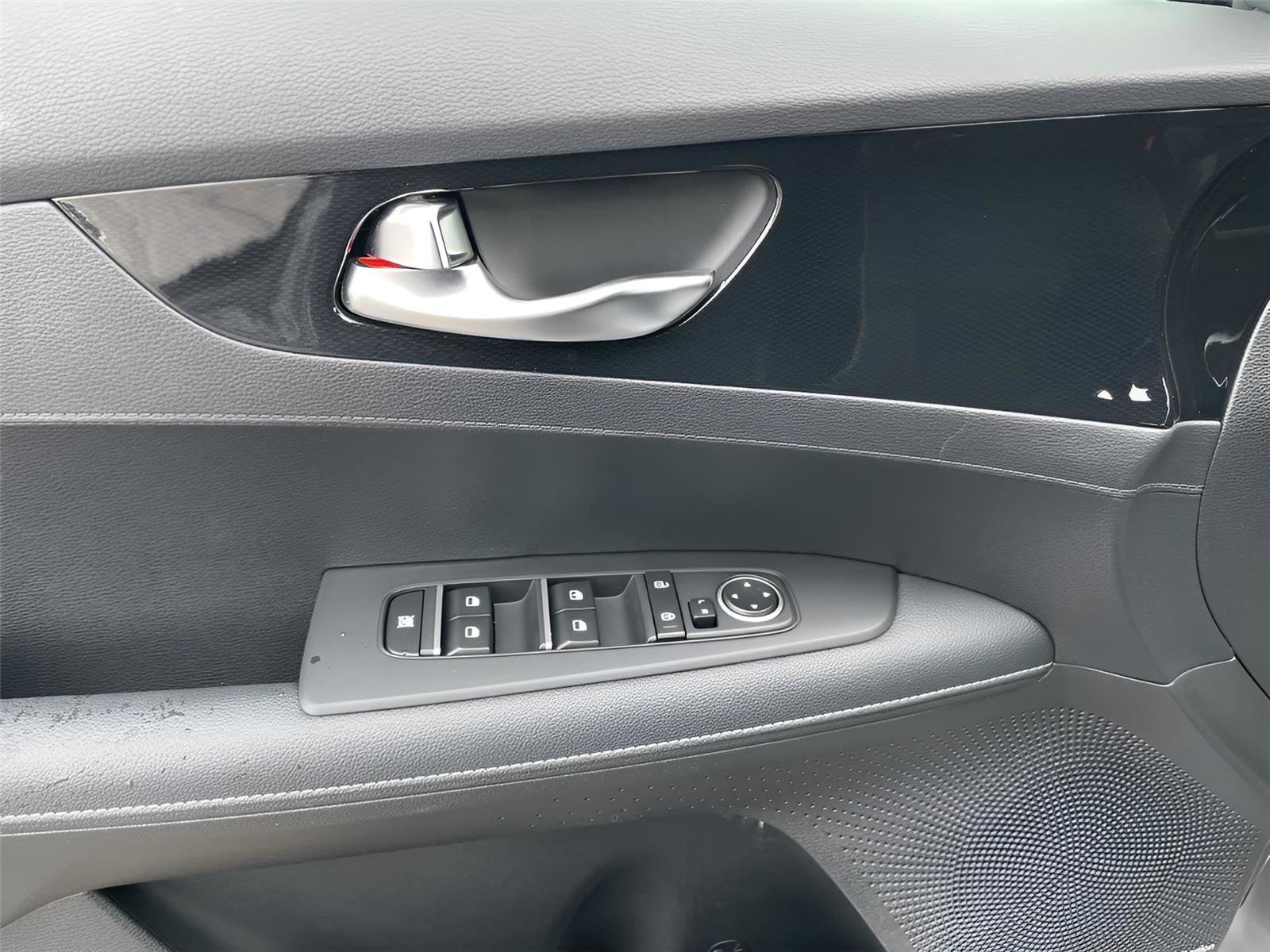 Used 2024 Kia Forte GT-Line w/ GT-Line Premium Package image 22