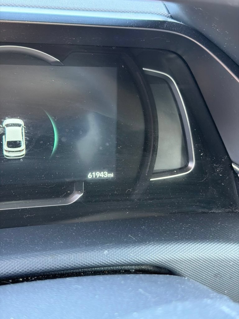 Used 2022 Hyundai Ioniq Limited FWD image 7