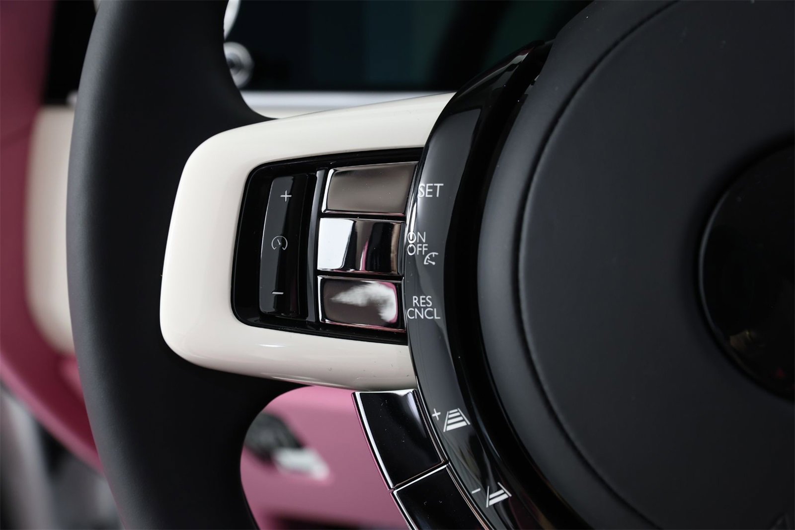 New 2025 Rolls-Royce Cullinan w/ Dynamic Package image 14