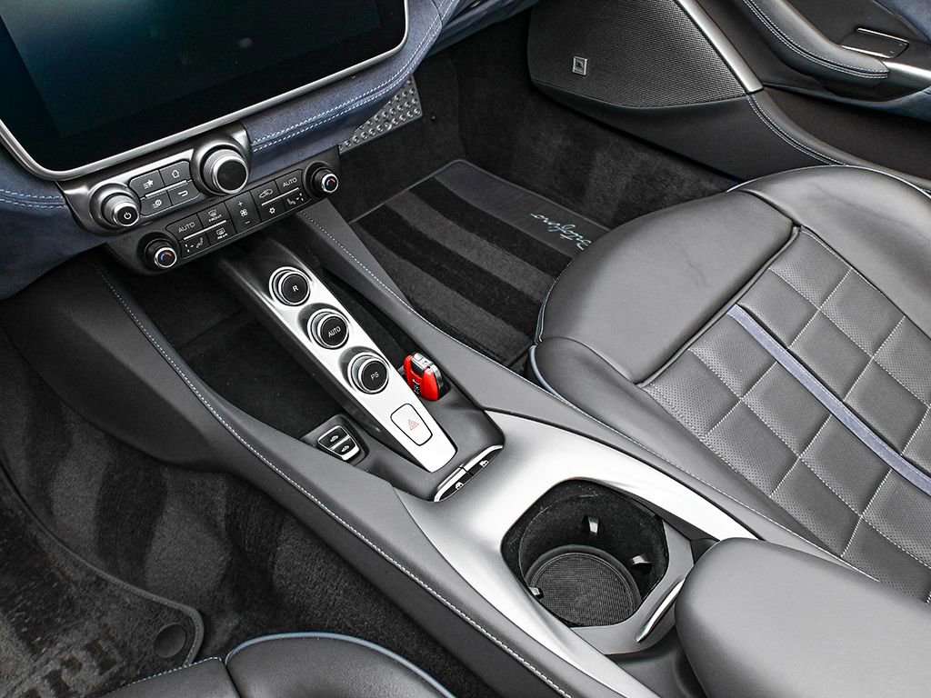 Used 2019 Ferrari Portofino RWD image 12