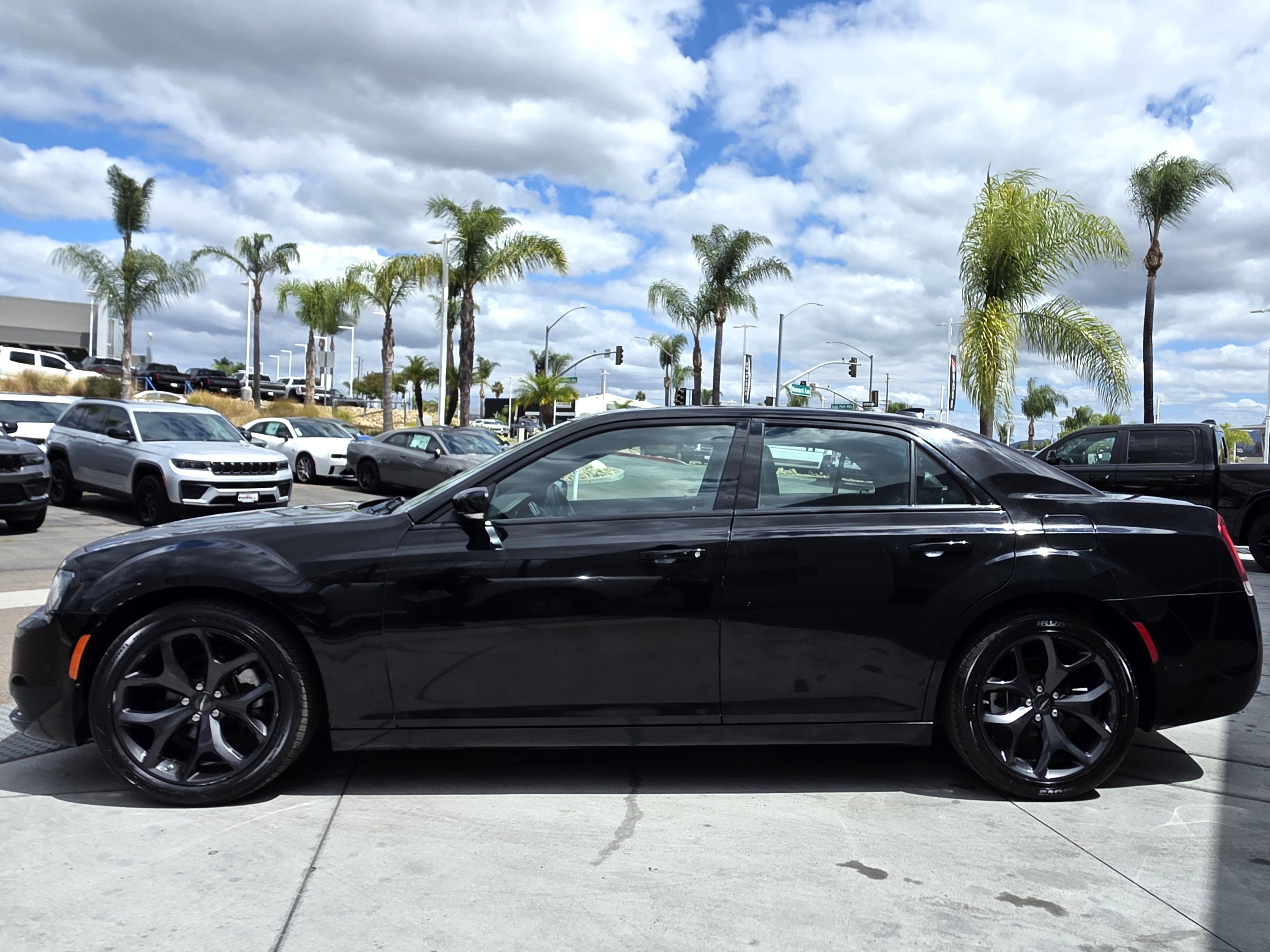 Certified 2022 Chrysler 300 S RWD image 2
