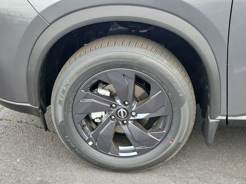 New 2026 Nissan Rogue SV FWD image 4