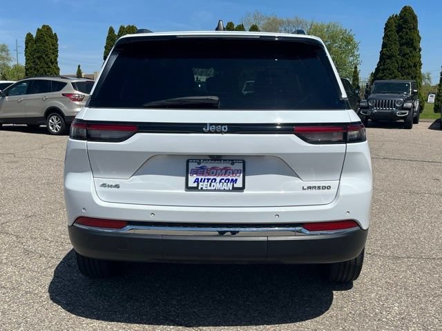 Used 2023 Jeep Grand Cherokee Laredo AWD/4WD image 4