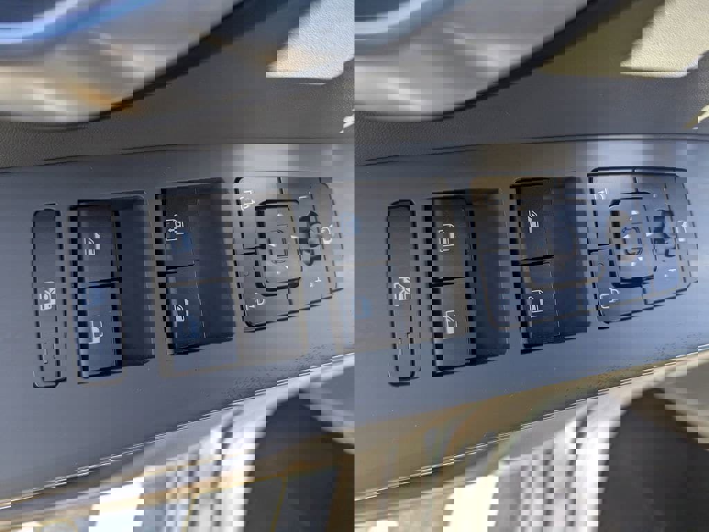 Used 2023 Kia Niro EX Touring image 15