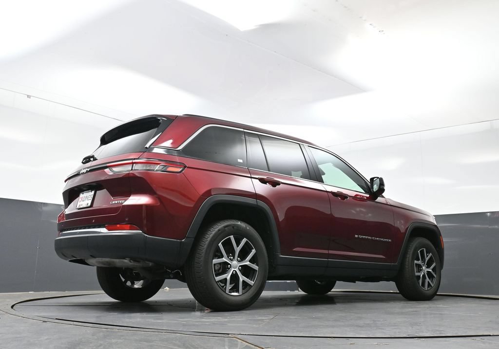 Used 2024 Jeep Grand Cherokee Limited AWD/4WD image 22