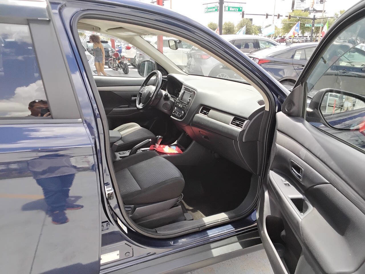 Used 2014 Mitsubishi Outlander SE image 8