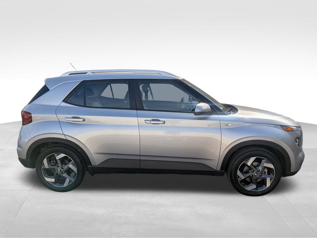 Certified 2024 Hyundai Venue SEL FWD image 12