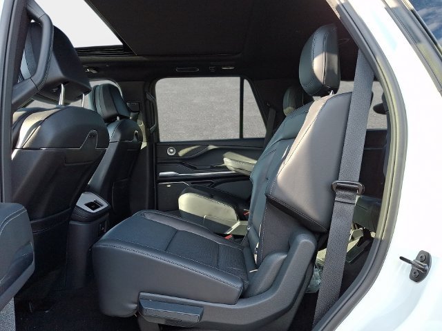 New 2027 Lincoln Navigator Reserve w/ Jet Appearance Package AWD/4WD image 9