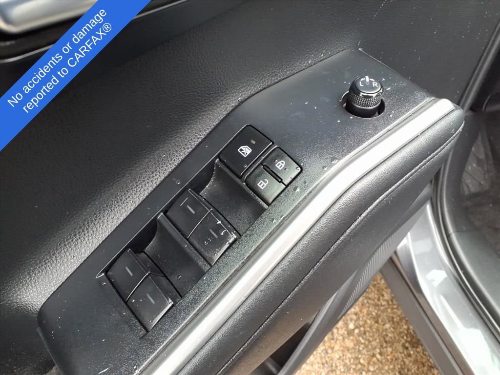 Used 2023 Toyota Highlander XLE image 18