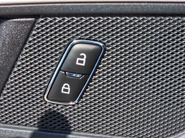 Used 2024 Ford Edge SEL w/ Convenience Package image 7