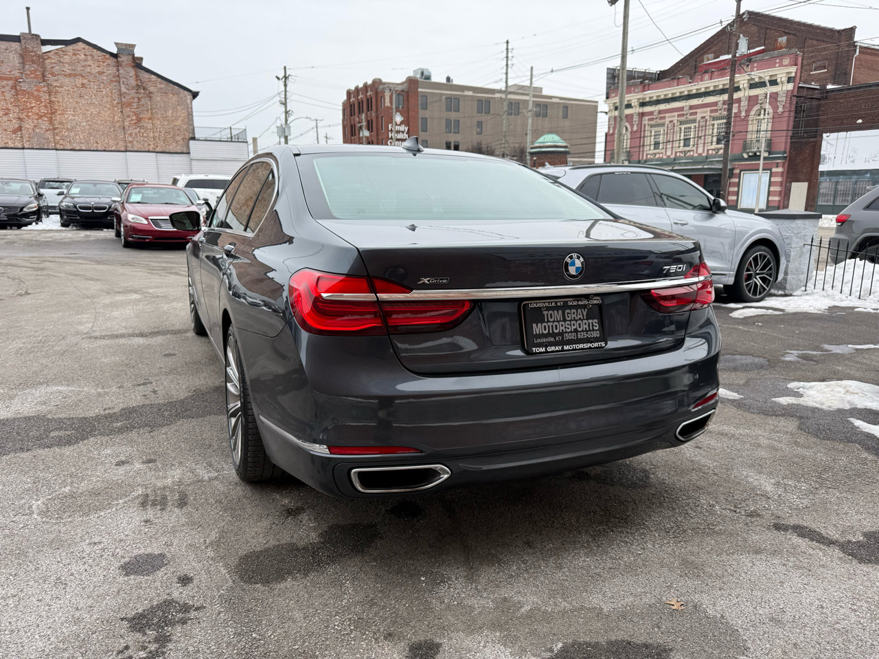 Used 2016 BMW 750i xDrive image 4