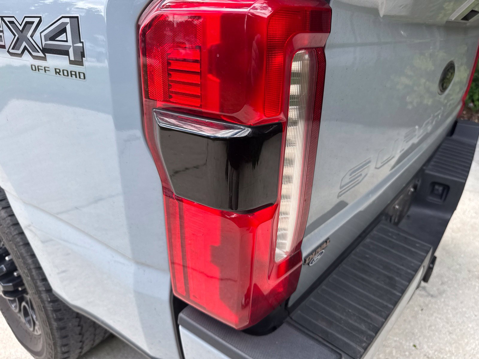 Used 2024 Ford F250 Lariat w/ Lariat Ultimate Package AWD/4WD image 11