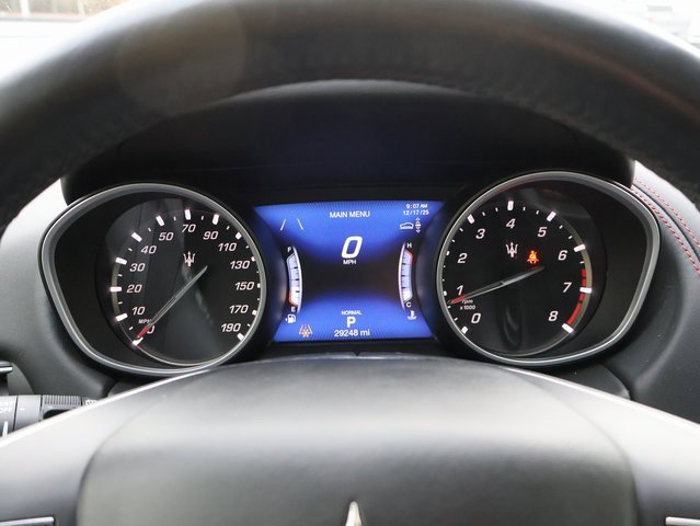 Used 2020 Maserati Levante GranLusso image 38