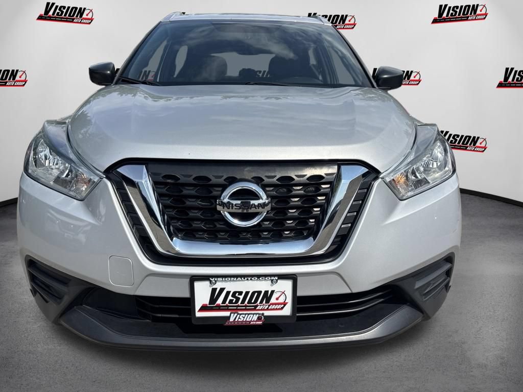 Used 2018 Nissan Kicks S FWD image 2