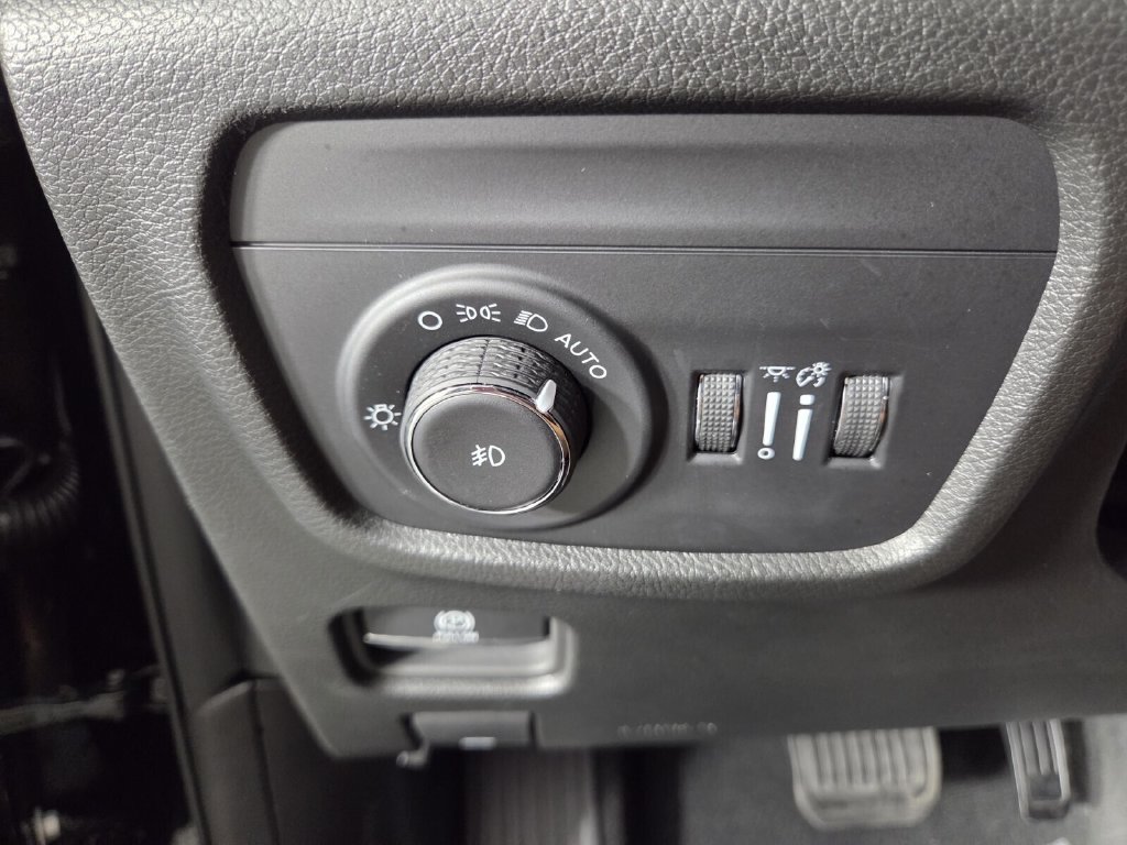 Used 2024 Jeep Grand Cherokee L Summit w/ High Altitude Package AWD/4WD image 18