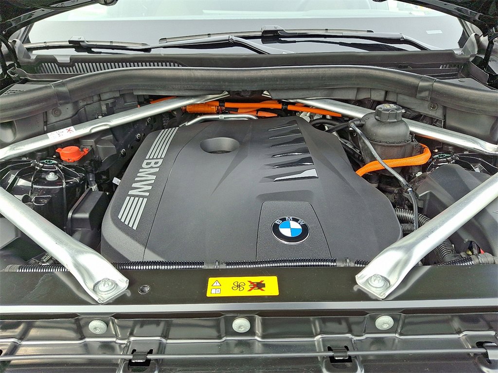 Certified 2024 BMW X5 xDrive50e w/ Premium Package image 29