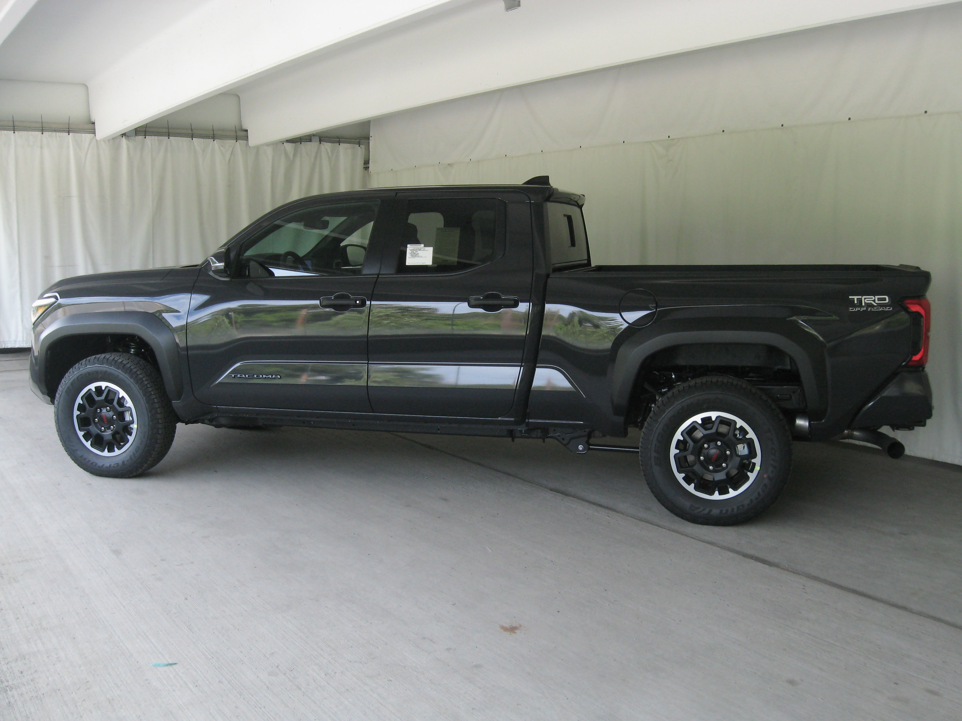 New 2025 Toyota Tacoma TRD Off-Road image 4
