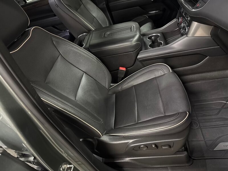 Used 2023 Chevrolet Suburban Premier AWD/4WD image 26