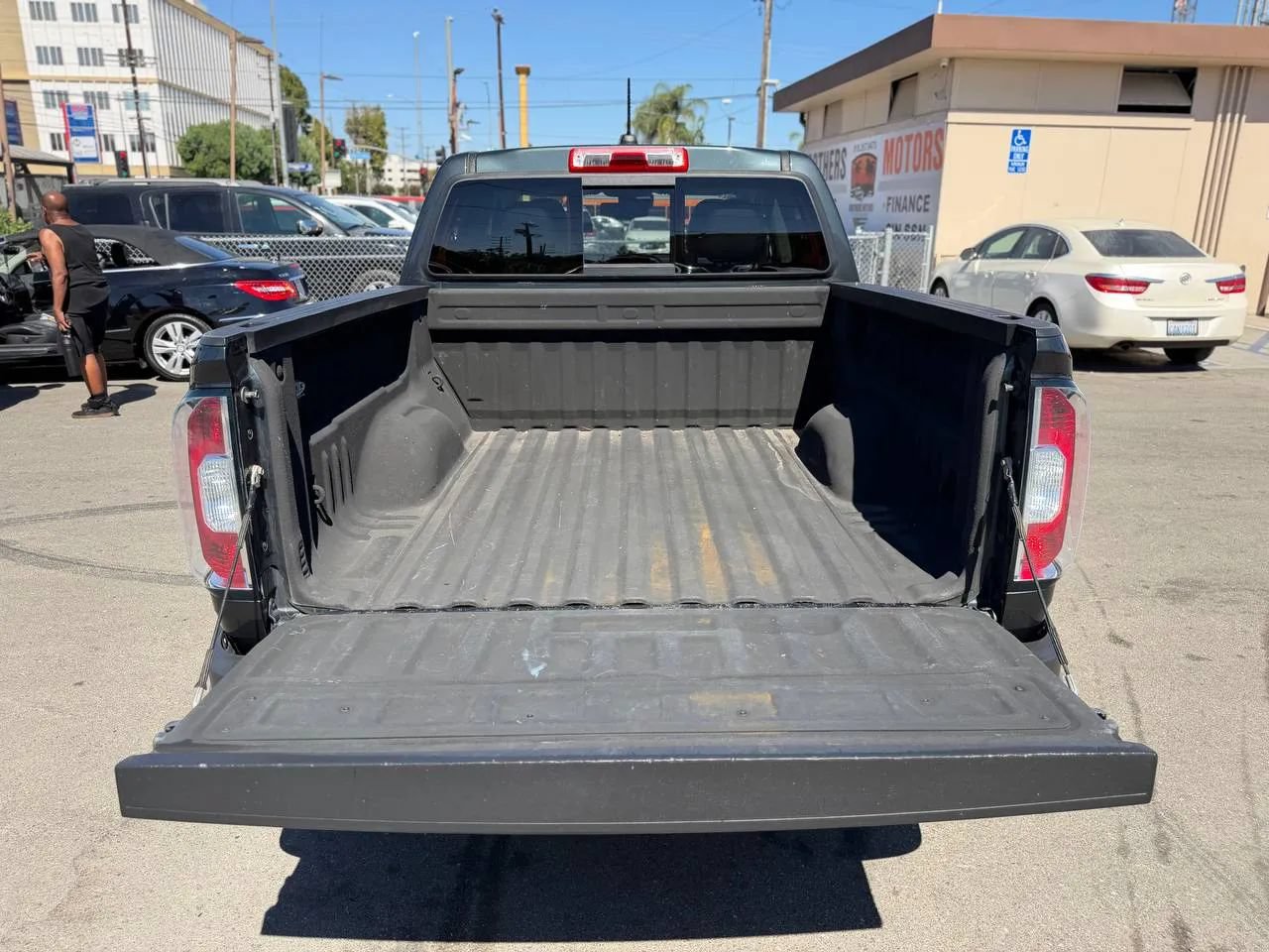 Used 2017 GMC Canyon SLT w/ Driver Alert Package AWD/4WD image 28