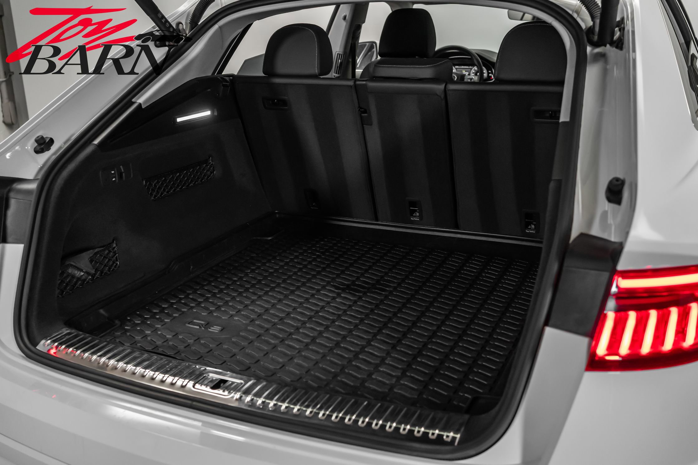 Used 2023 Audi Q8 Prestige image 46