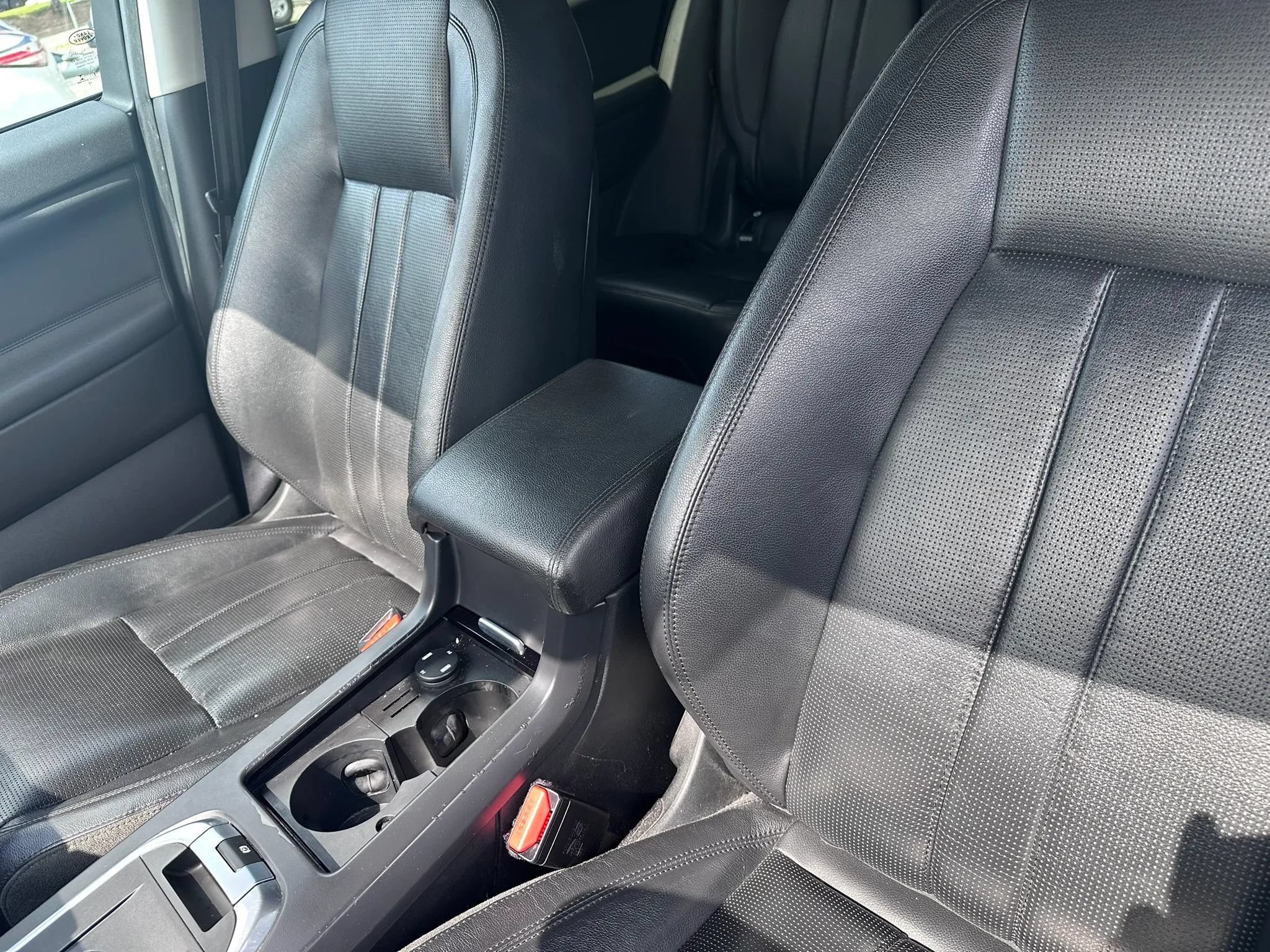 Used 2017 Land Rover Discovery Sport HSE AWD/4WD image 16